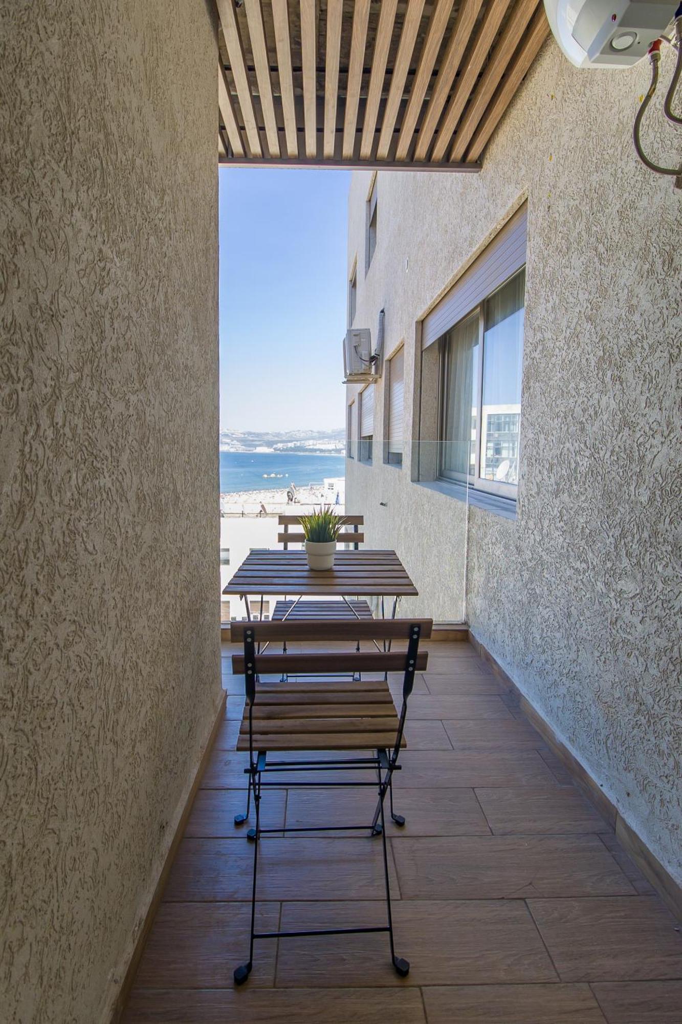 Luxury Marina Retreat, Walk To The Apartment Tangier