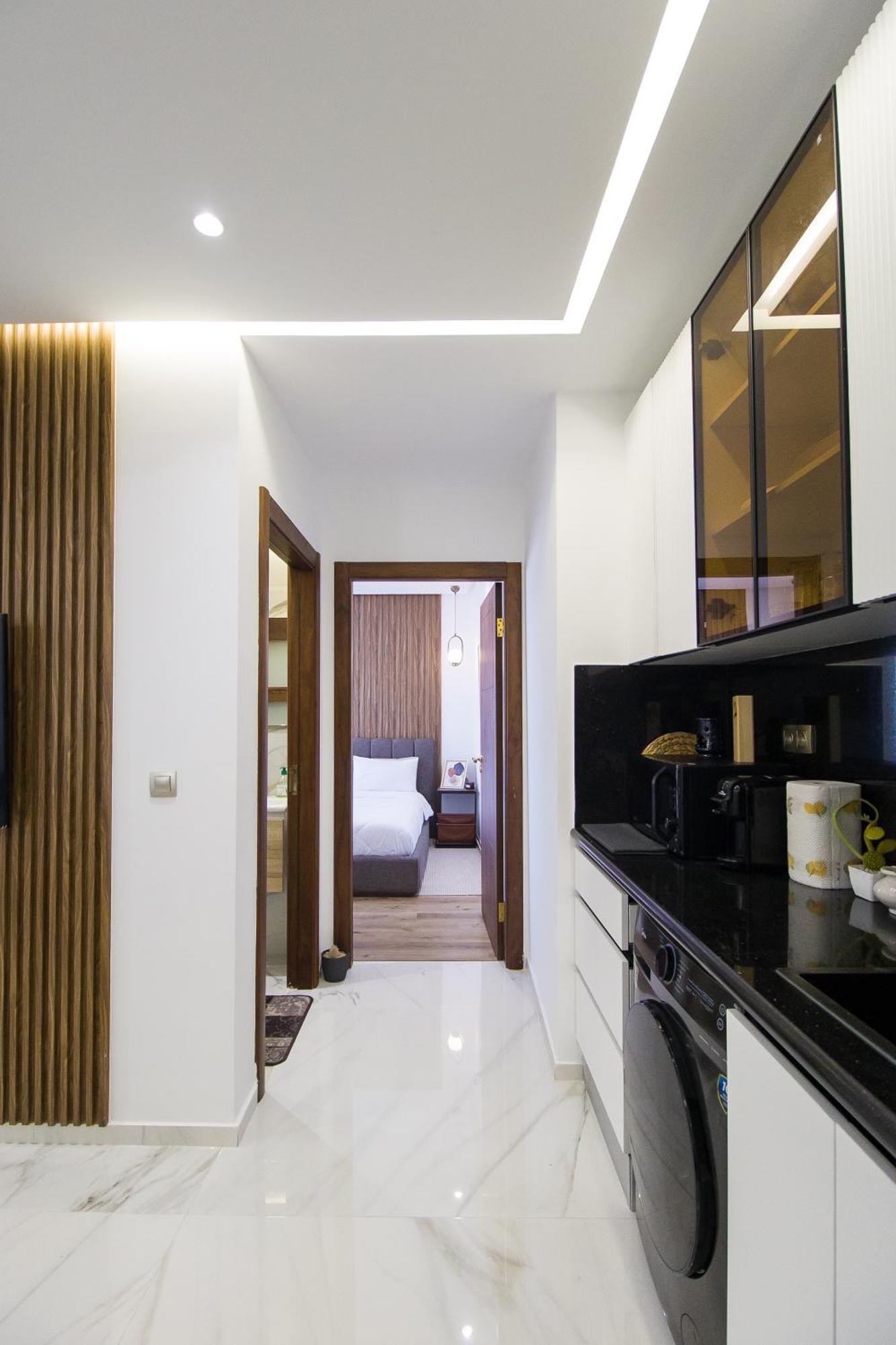 Luxury Marina Retreat, Walk To The Tangier