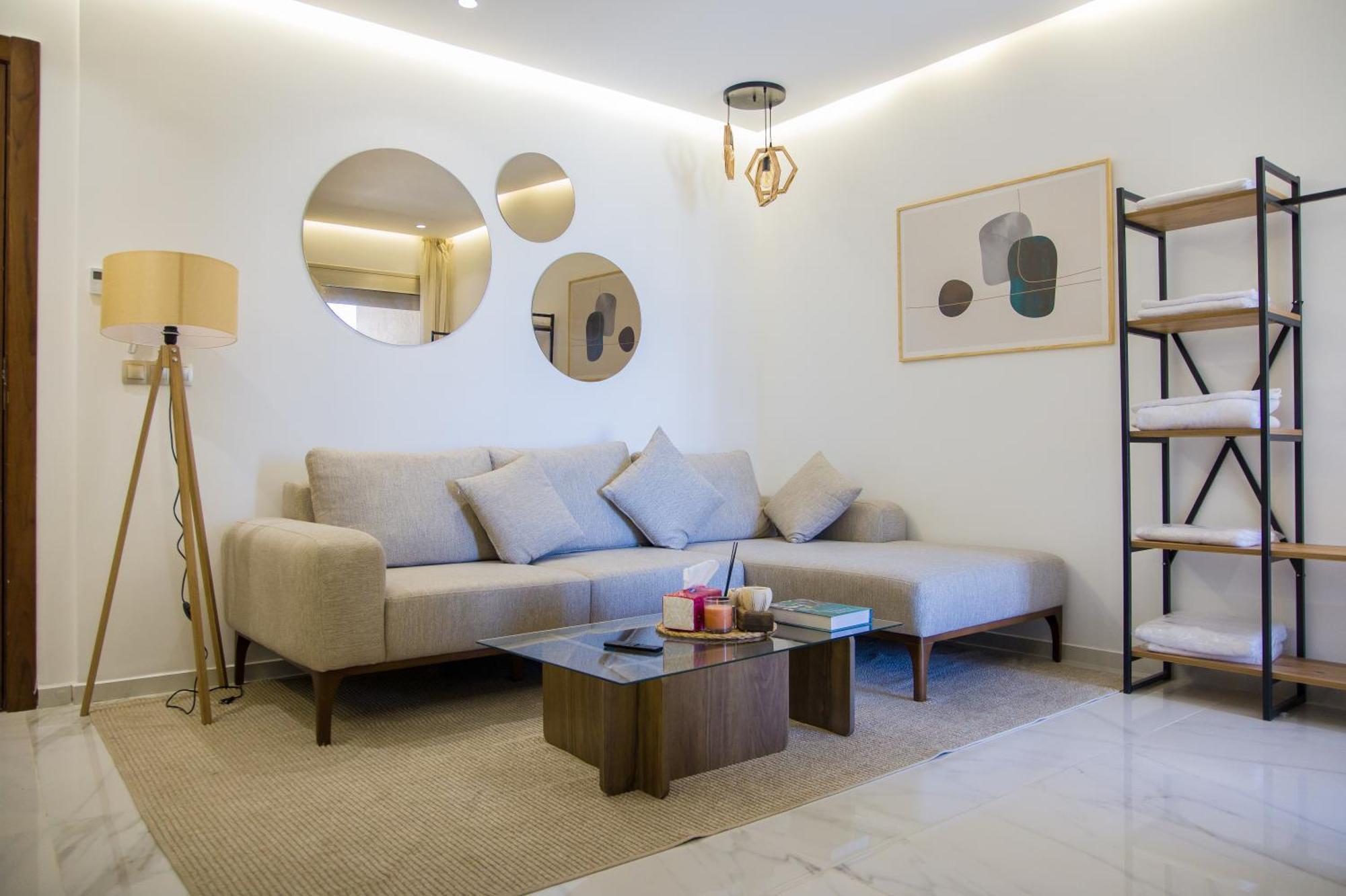 Luxury Marina Retreat, Walk To The Tangier